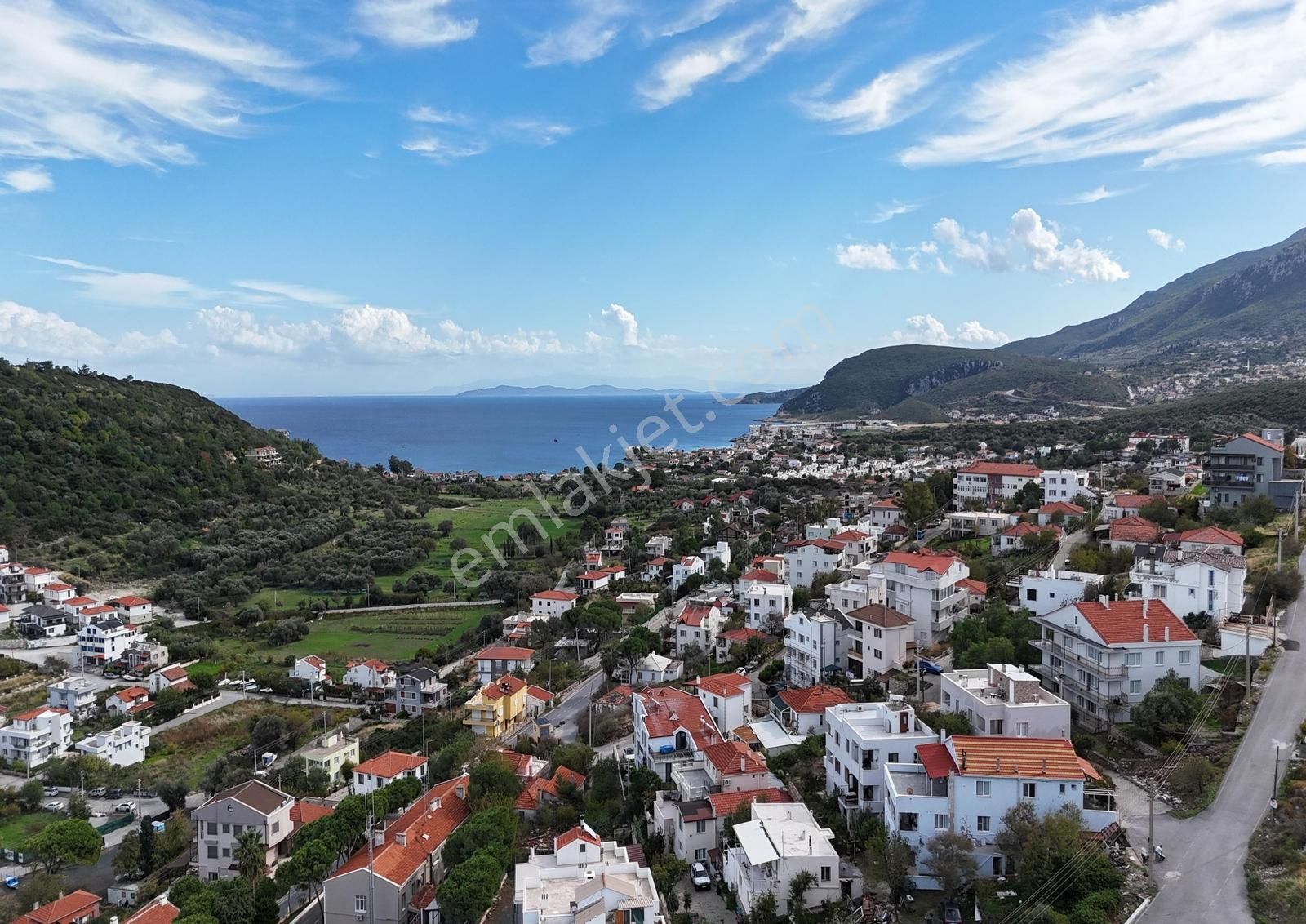 Karaburun İskele'de Deniz Manzaralı Tam Müstakil Satılık Dubleks - Görsel 2