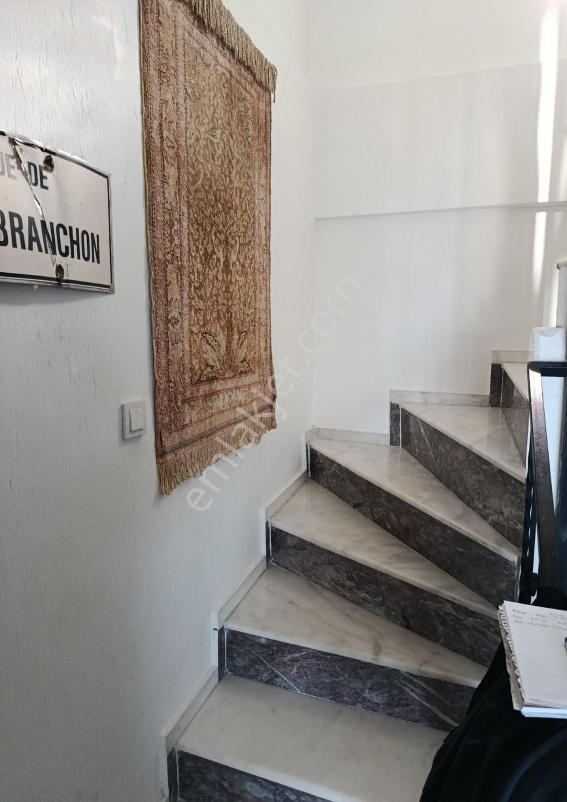 Karaburun İskele'de Deniz Manzaralı Tam Müstakil Satılık Dubleks - Görsel 13