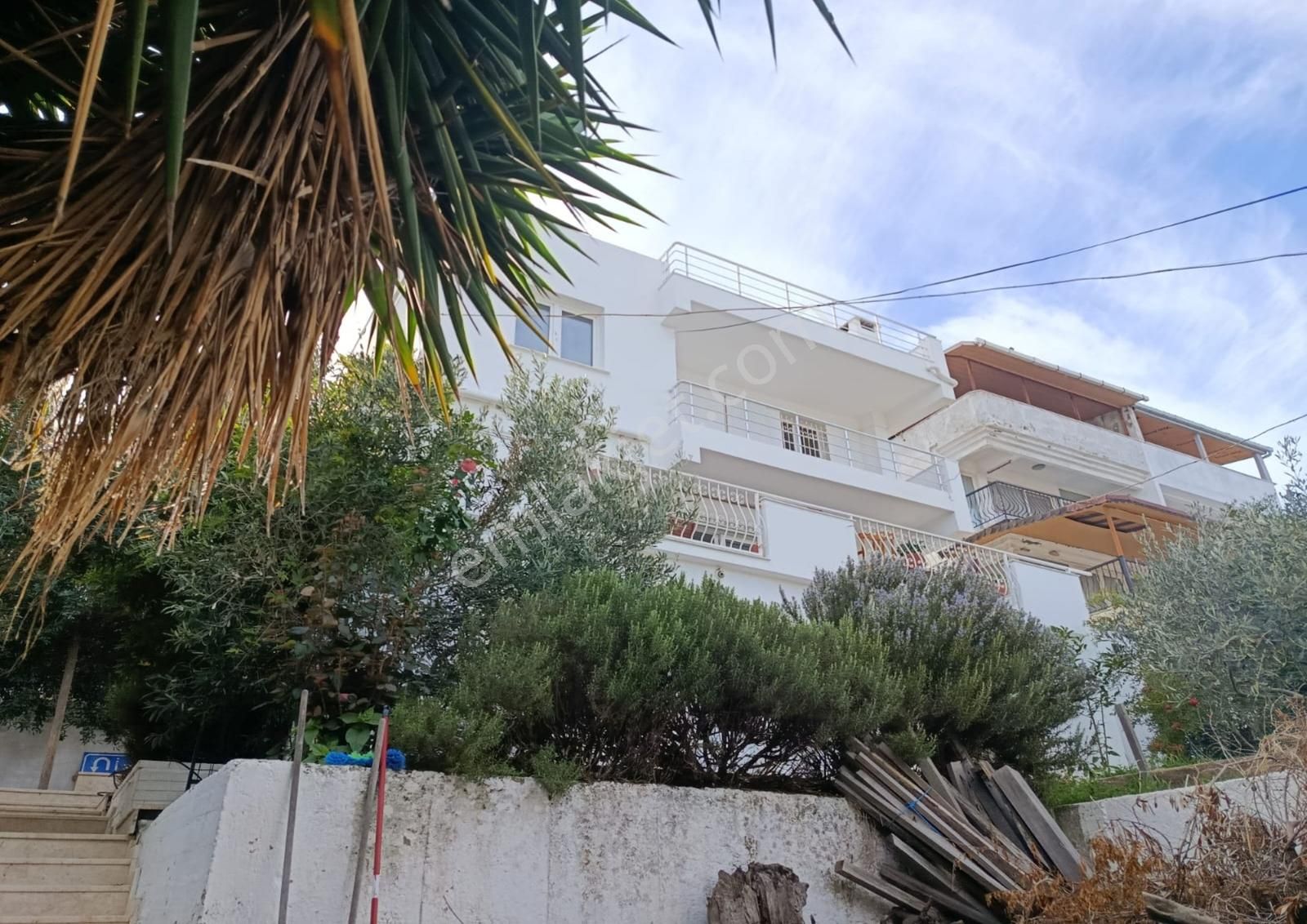 Karaburun İskele'de Deniz Manzaralı Tam Müstakil Satılık Dubleks - Görsel 12