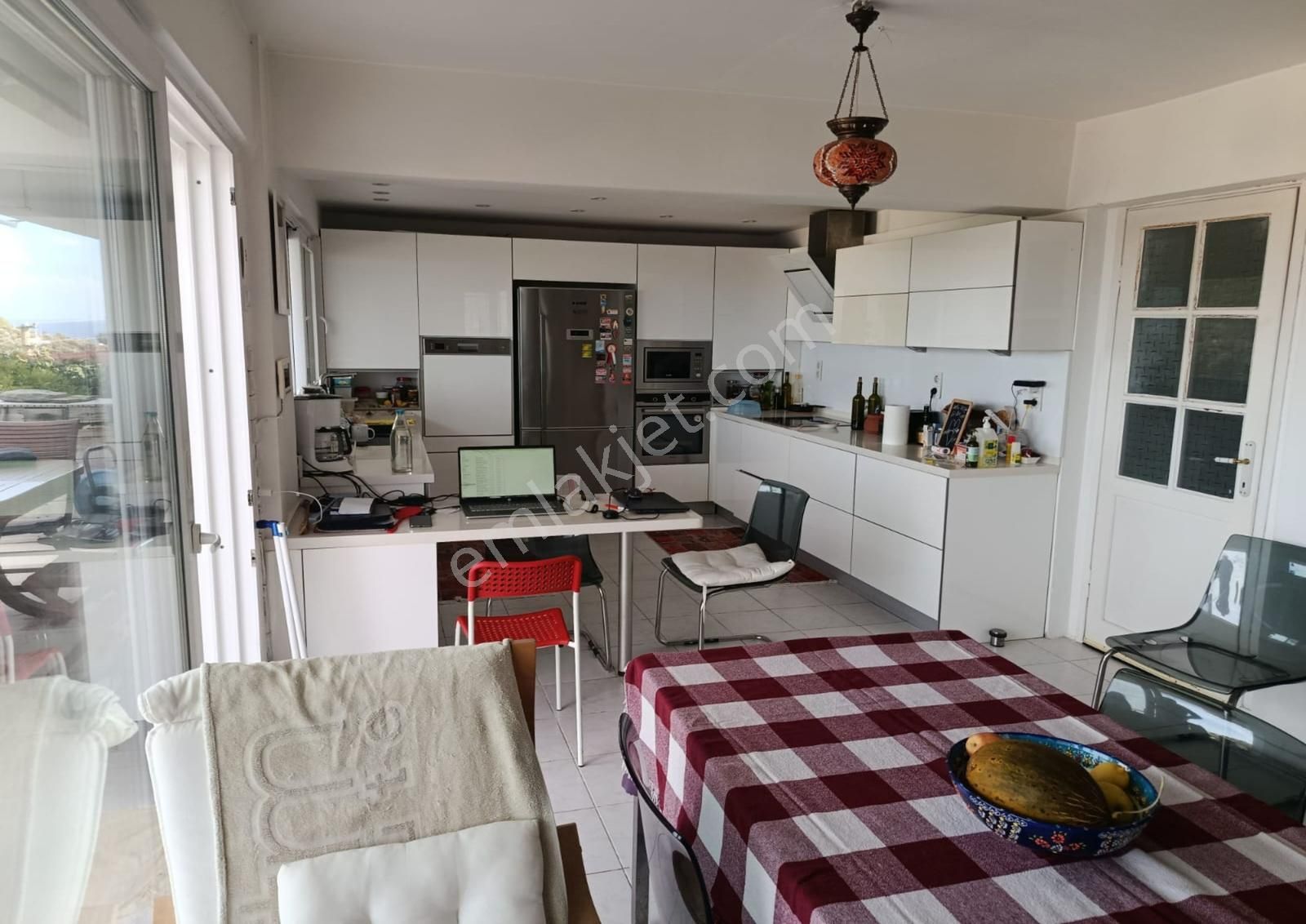 Karaburun İskele'de Deniz Manzaralı Tam Müstakil Satılık Dubleks - Görsel 10