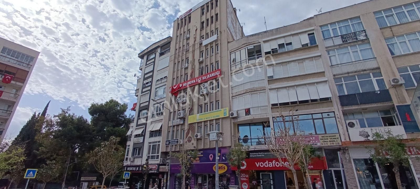 İzmir Bornova Kazımdirikte Meydanda Satılık Kiracılı İşyeri - Görsel 12