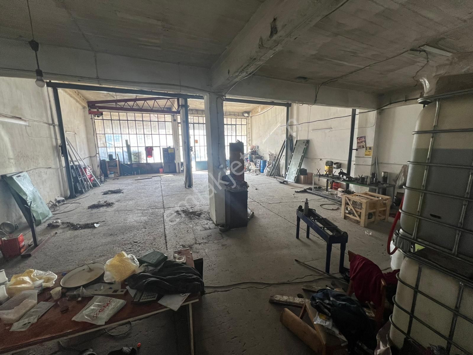 Zafer Sanayiide 165 M2 Kiralık Dükkan - Görsel 14