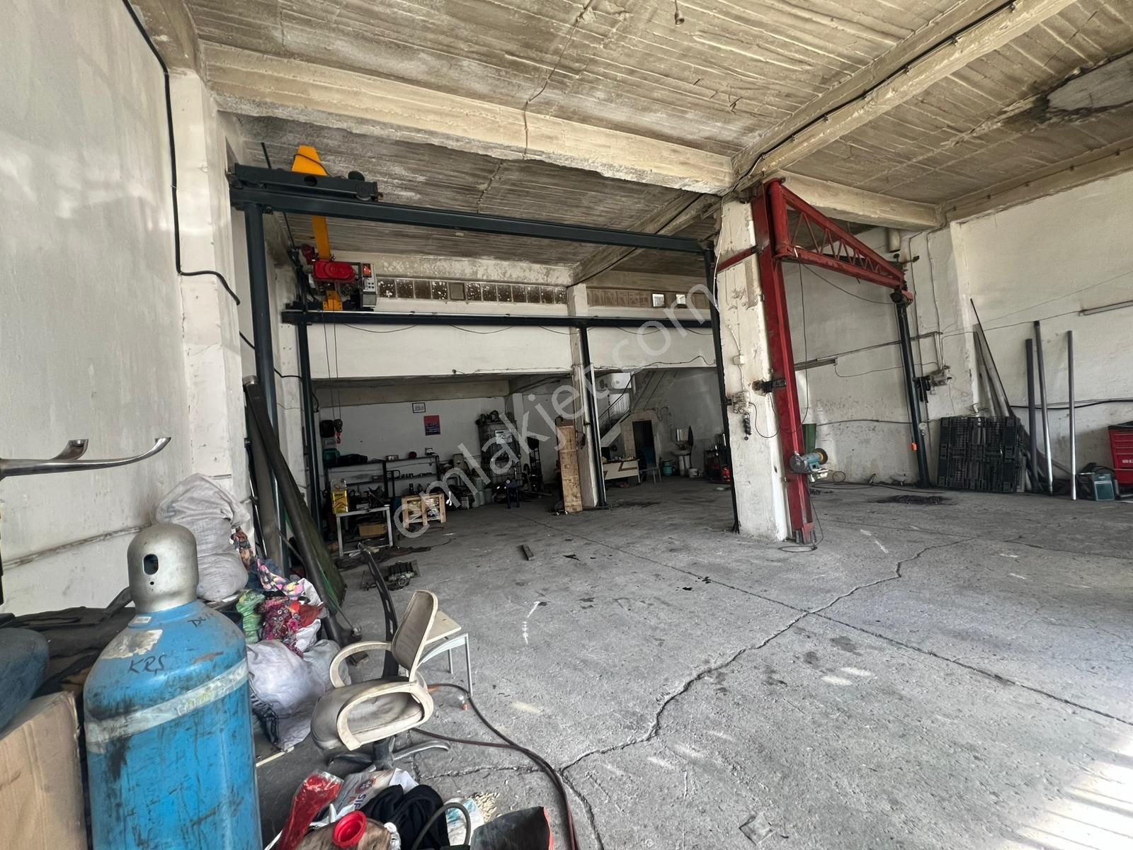 Zafer Sanayiide 165 M2 Kiralık Dükkan - Görsel 4