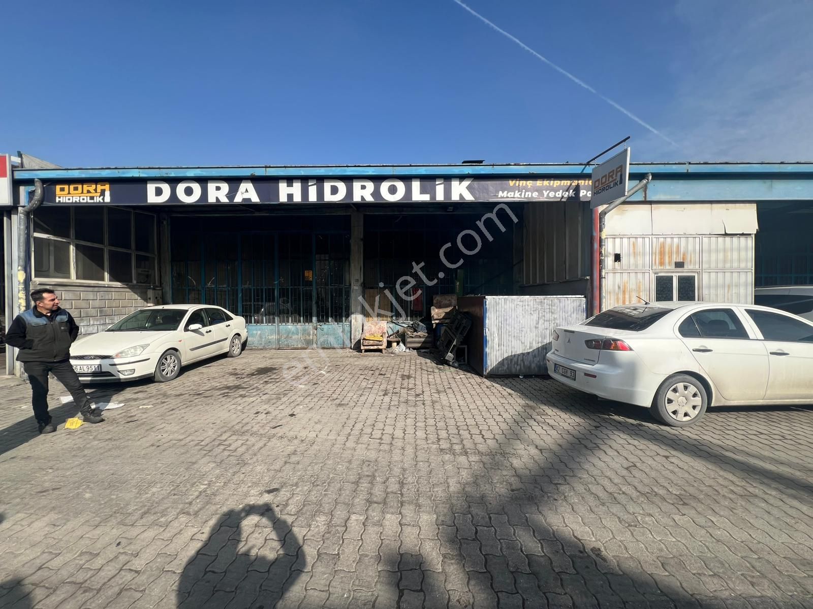 Zafer Sanayiide 165 M2 Kiralık Dükkan - Görsel 16