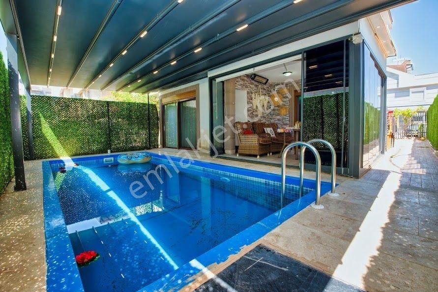 Havuzlu Sítede Trıplex Site İçi Özel Havuzlu Lux 4+1 Villa