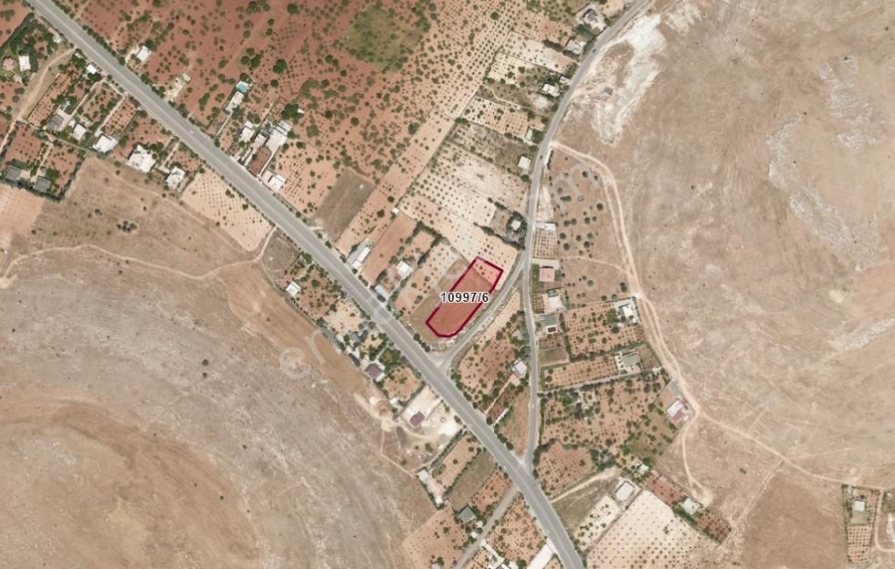 Bağlarbaşı'nda Halep Bul.üzeri Köşebaşı Satılık 2850 M² Arsa