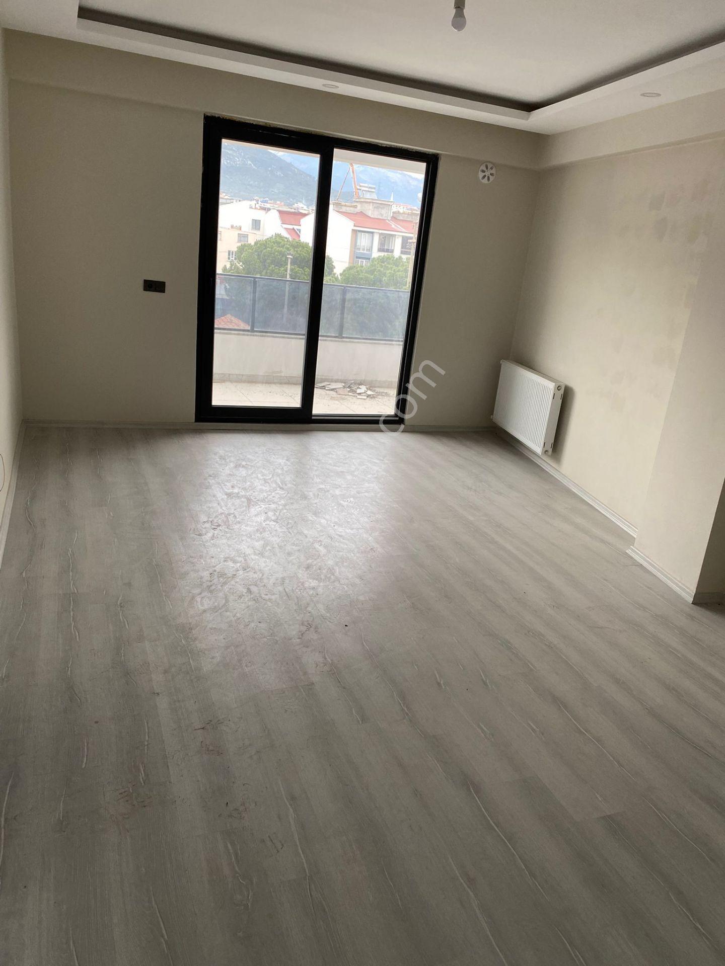 Tuzcu Murat'ta Satılık Sıfır 3+1 | 130 M² | Kapalı Otopark | Doğalgaz Kombili | Ebeveyn Banyolu - Görsel 13