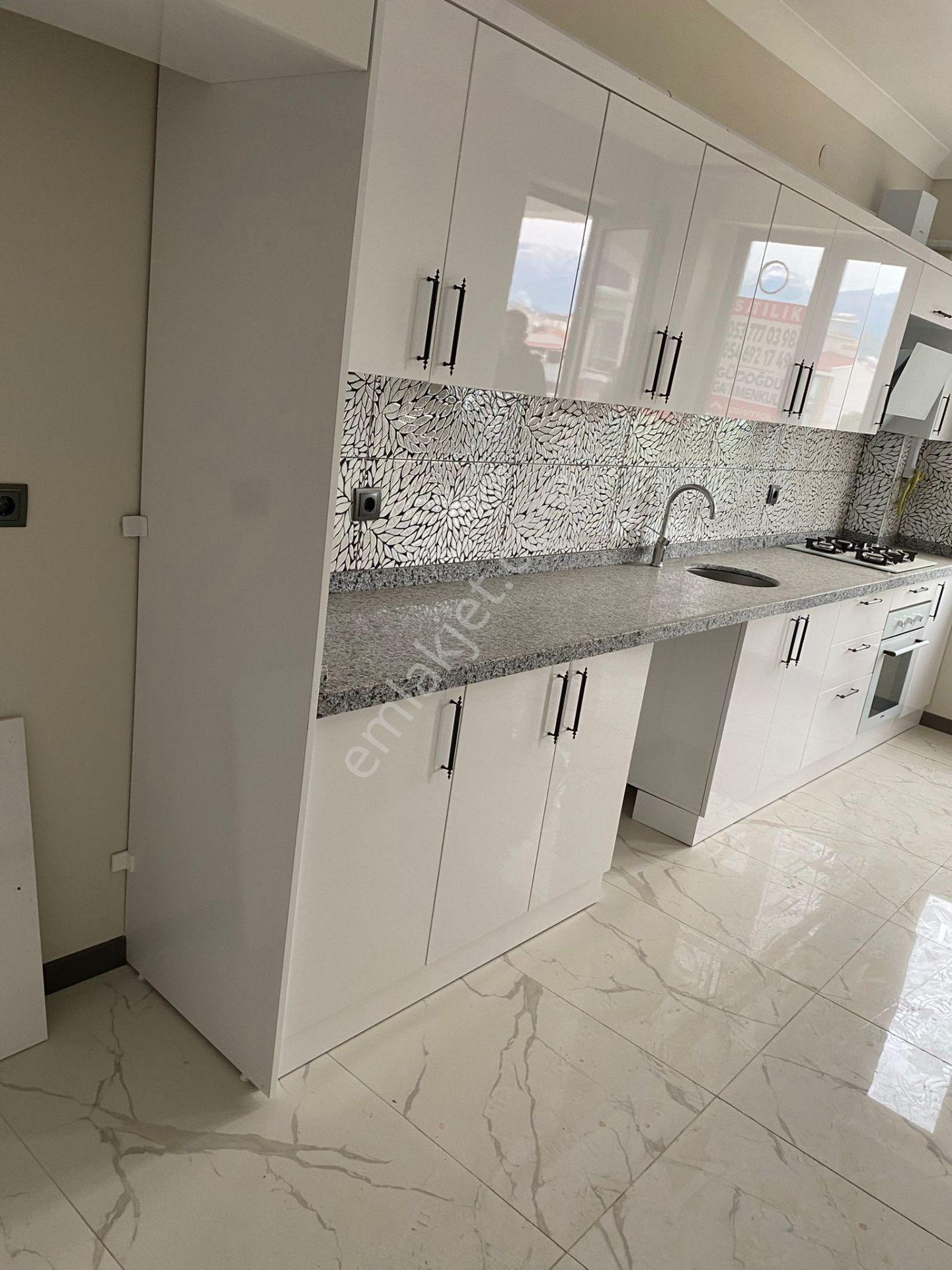 Tuzcu Murat'ta Satılık Sıfır 3+1 | 130 M² | Kapalı Otopark | Doğalgaz Kombili | Ebeveyn Banyolu - Görsel 16