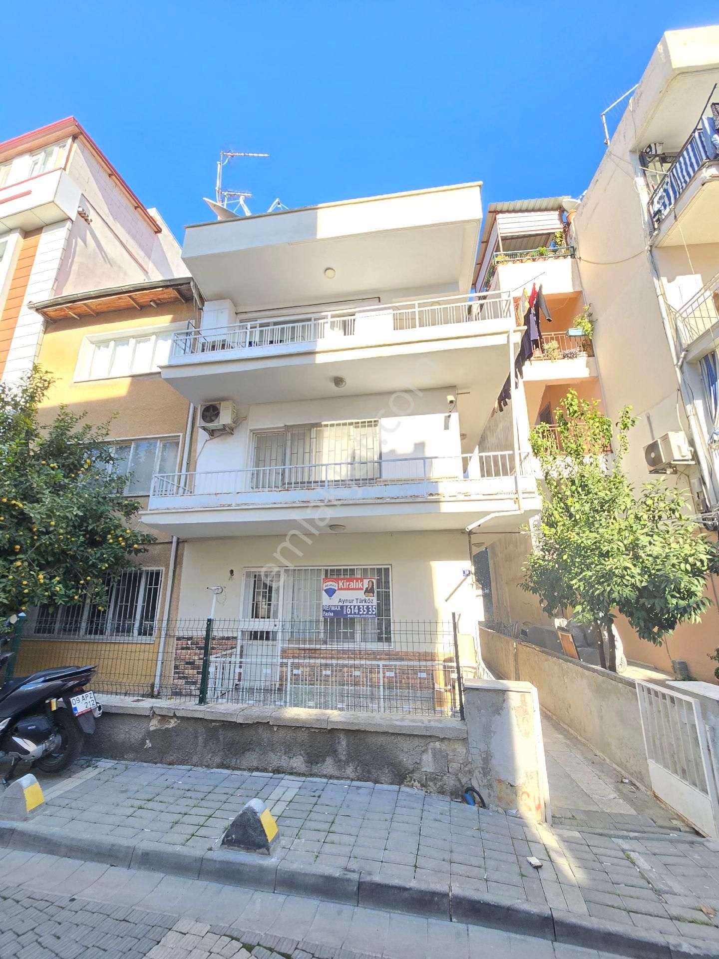 Kuşadası Türkmen Mah Çarşıda Kiralık 3+1 Daire , Ofis Veya İsyeri