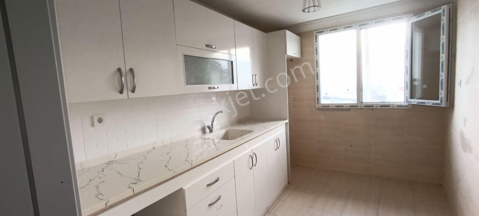 İzmir Bornova Kızılay Mah. 2+1 Son Kat Sıfır Kiralık Daire - Görsel 7