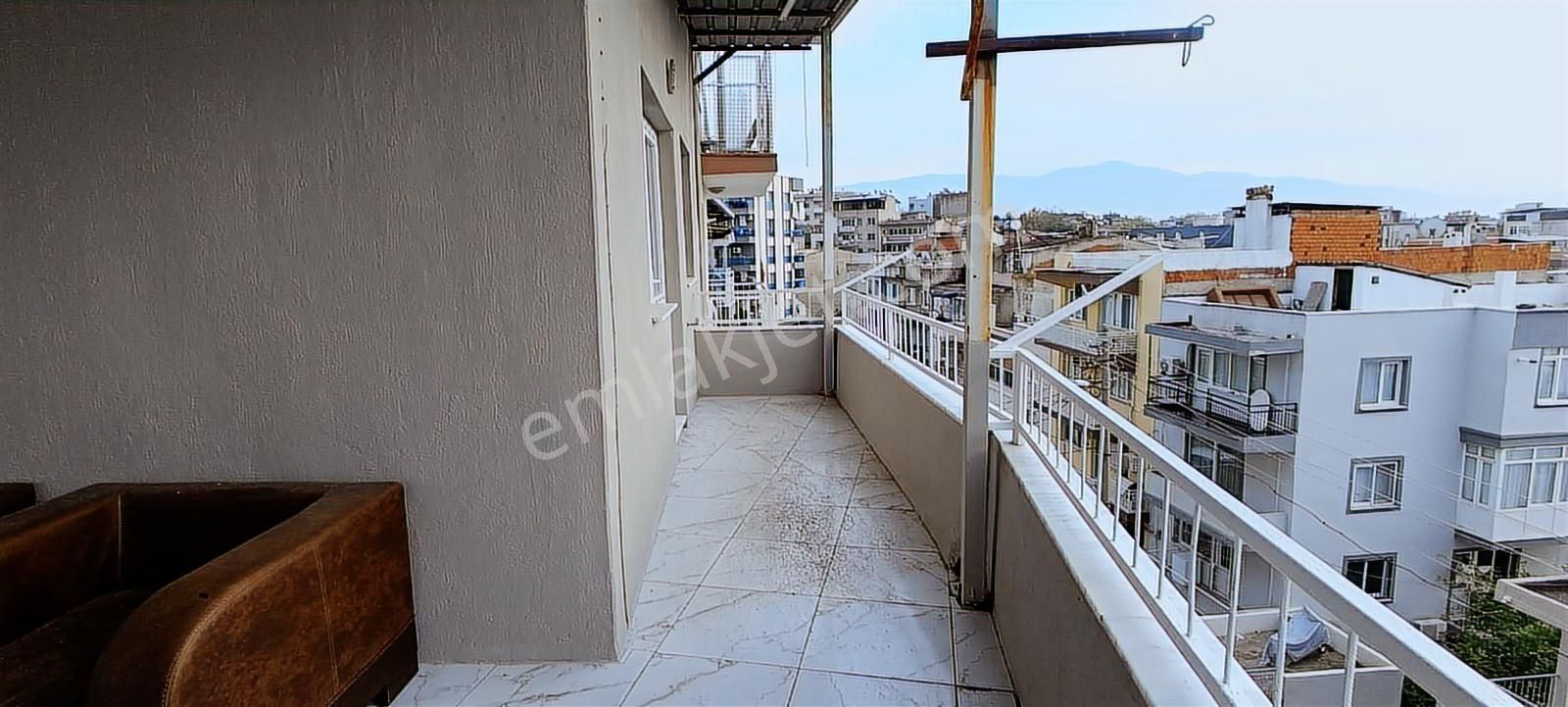 İzmir Bornova Kızılay Mah. 2+1 Son Kat Sıfır Kiralık Daire - Görsel 12