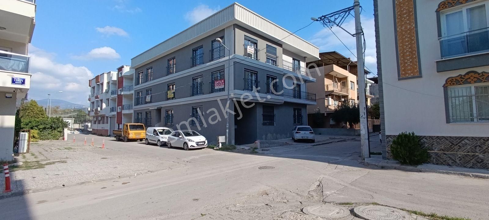 İzmir Bornova Mevlanada Kampüs Arkası Sıfır Satılık 2+1 Daireler