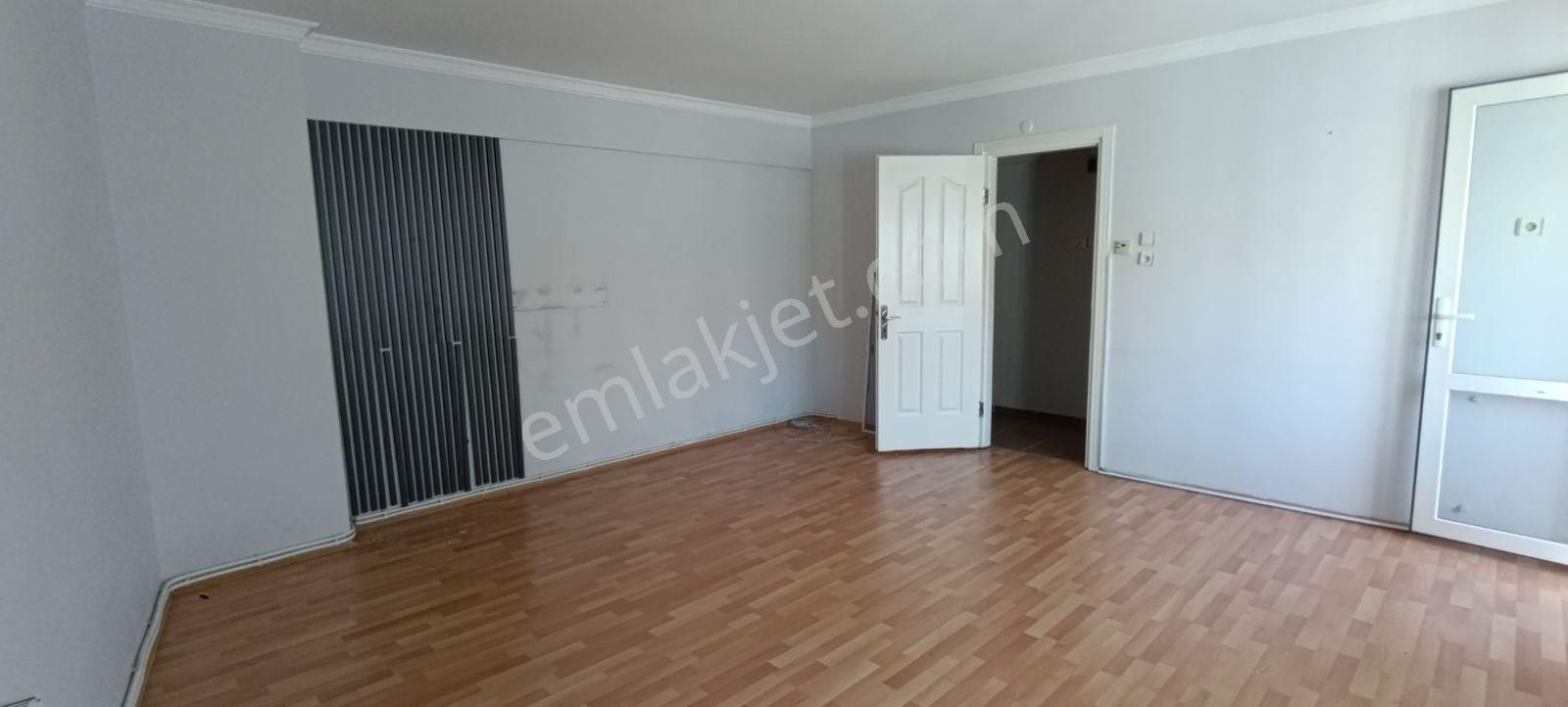 İzmir Bornova Erzenede Klima Doğalgazlı 2+1 Kiralık Daire - Görsel 4