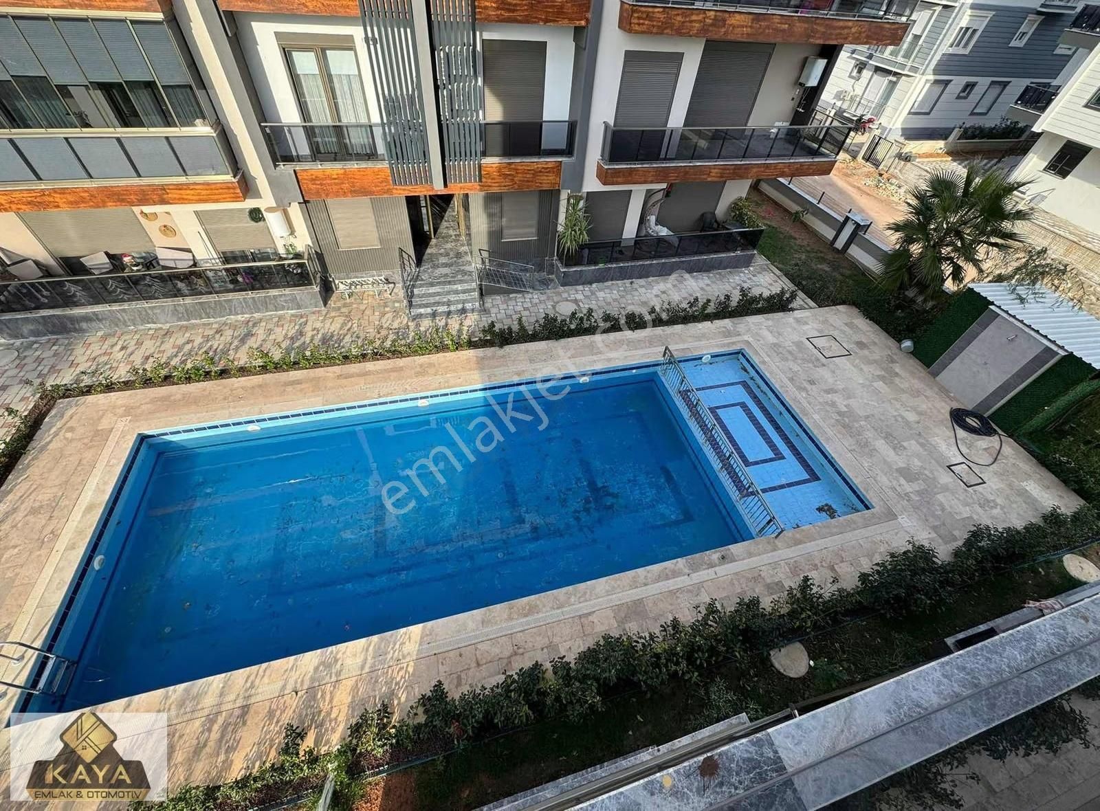 Havuzlu Site İçi Ebeveyn Banyolu Geniş Balkonlu 2+1