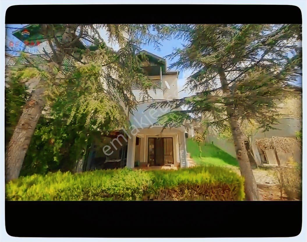 Çayyolu Satılık Villa 4+2 Takasa Açık