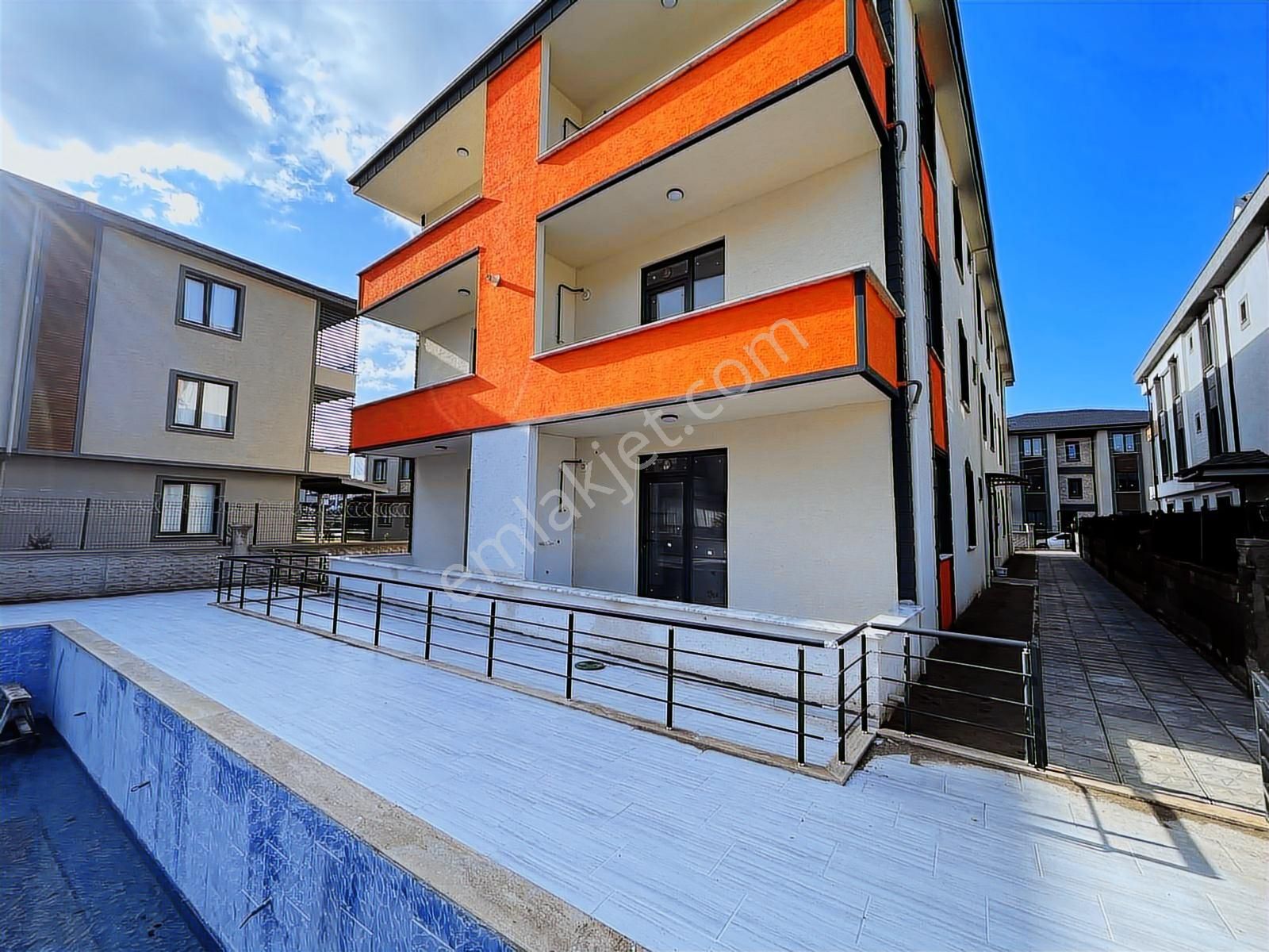 Aziziye Mah.havuzlu Tek Bloklu Yerden Isıtmalı Geniş M2 2+1daire - Görsel 30