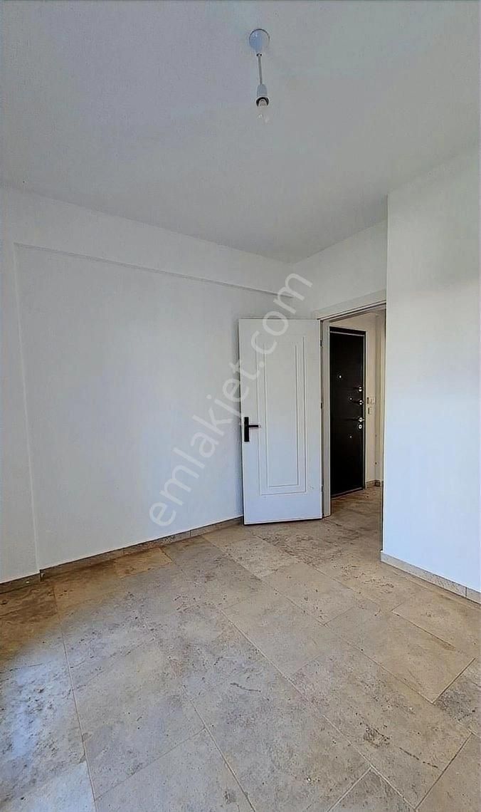 Startkey Pelit Merkez'e Çok Yakın Geniş Balkonlu 1+1 Daire - Görsel 15