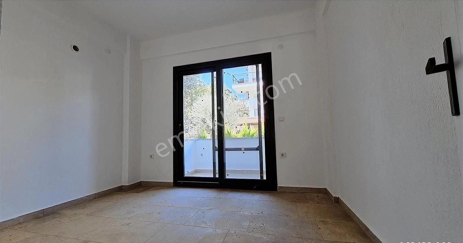 Startkey Pelit Merkez'e Çok Yakın Geniş Balkonlu 1+1 Daire - Görsel 14