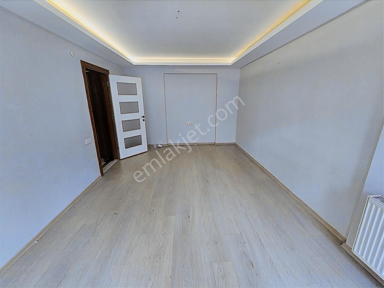 Tırpan'dan Halitpaşa'da Bayırı Olmayan Havuzlu 2+1 Satılık Daire - Görsel 22