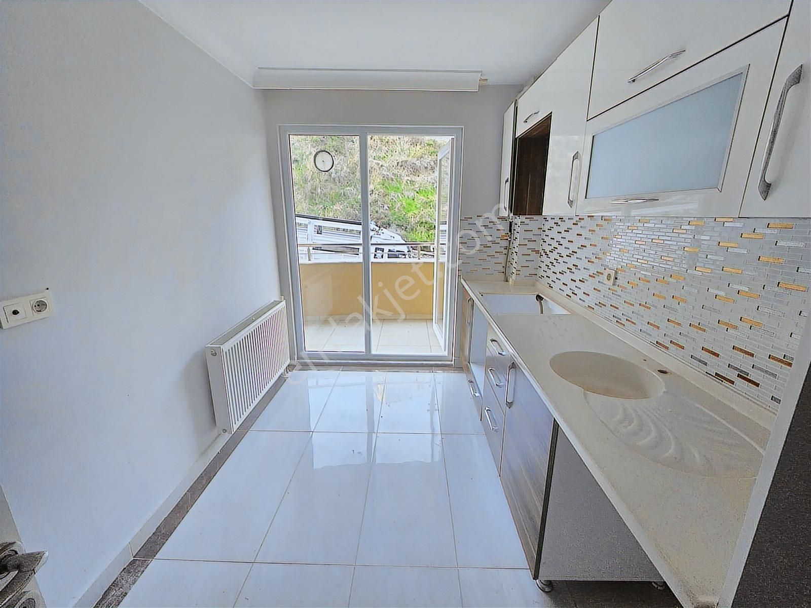 Tırpan'dan Halitpaşa'da Bayırı Olmayan Havuzlu 2+1 Satılık Daire - Görsel 9