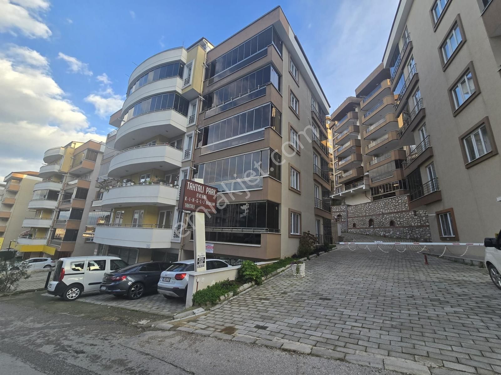 Tırpan'dan Halitpaşa'da Bayırı Olmayan Havuzlu 2+1 Satılık Daire - Görsel 15