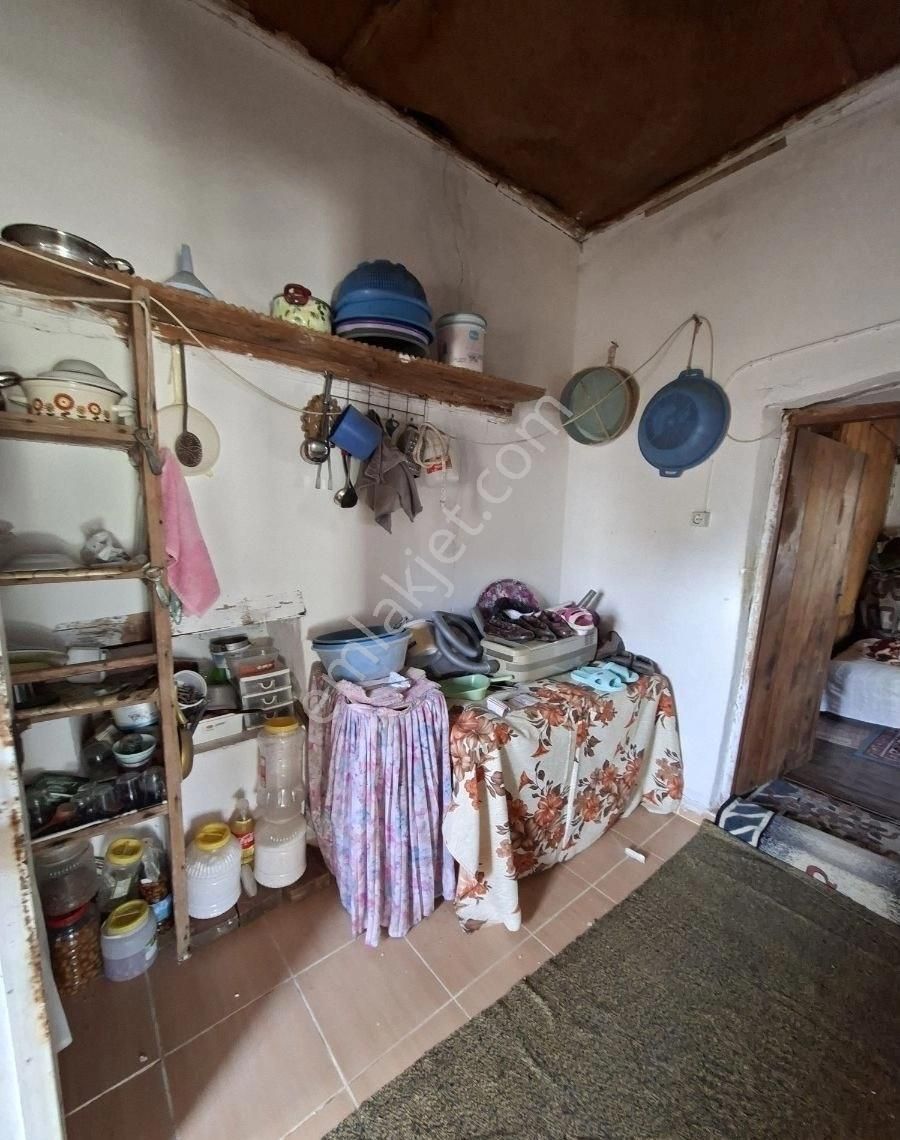 Startkey Pelit Yazı'da Satılık Çok Uygun Fıyata Bahceli Taş Ev - Görsel 12