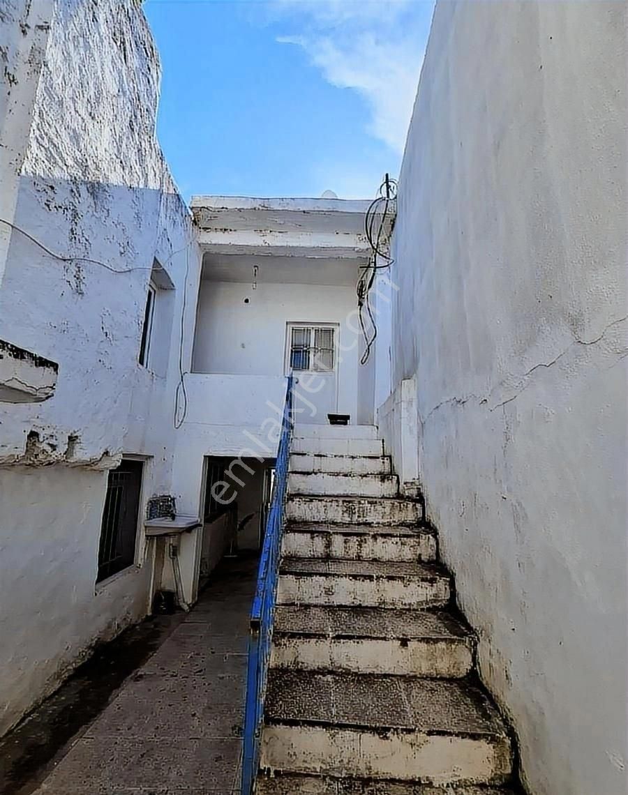 Startkey Pelit Yazı'da Satılık Bahceli Taş Ev - Görsel 3