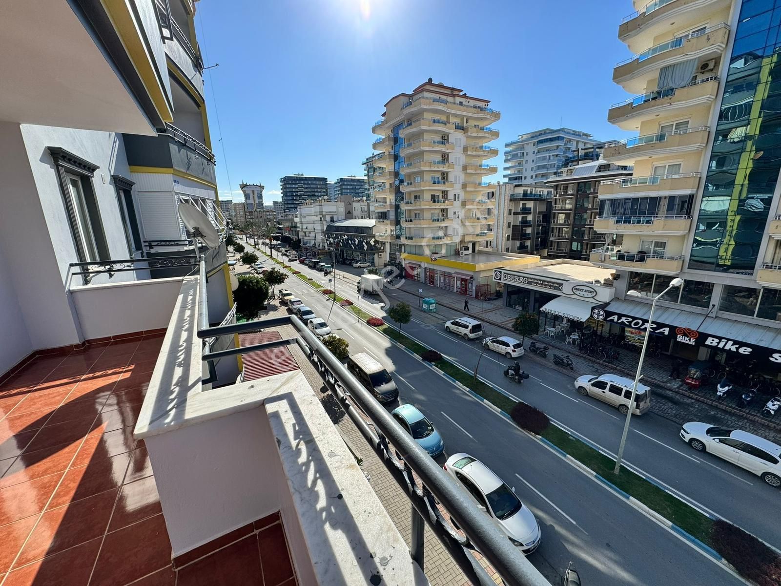 Barbaros Cad. Acil Satılık 2+1 Eşyalı Geniş Daire - Görsel 14