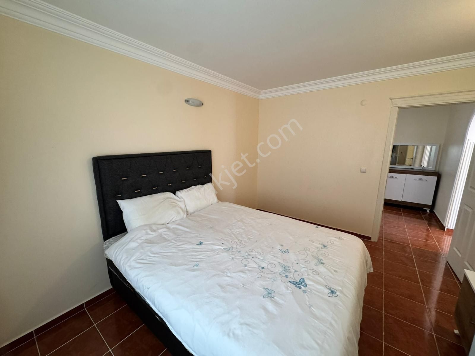 Barbaros Cad. Acil Satılık 2+1 Eşyalı Geniş Daire - Görsel 12