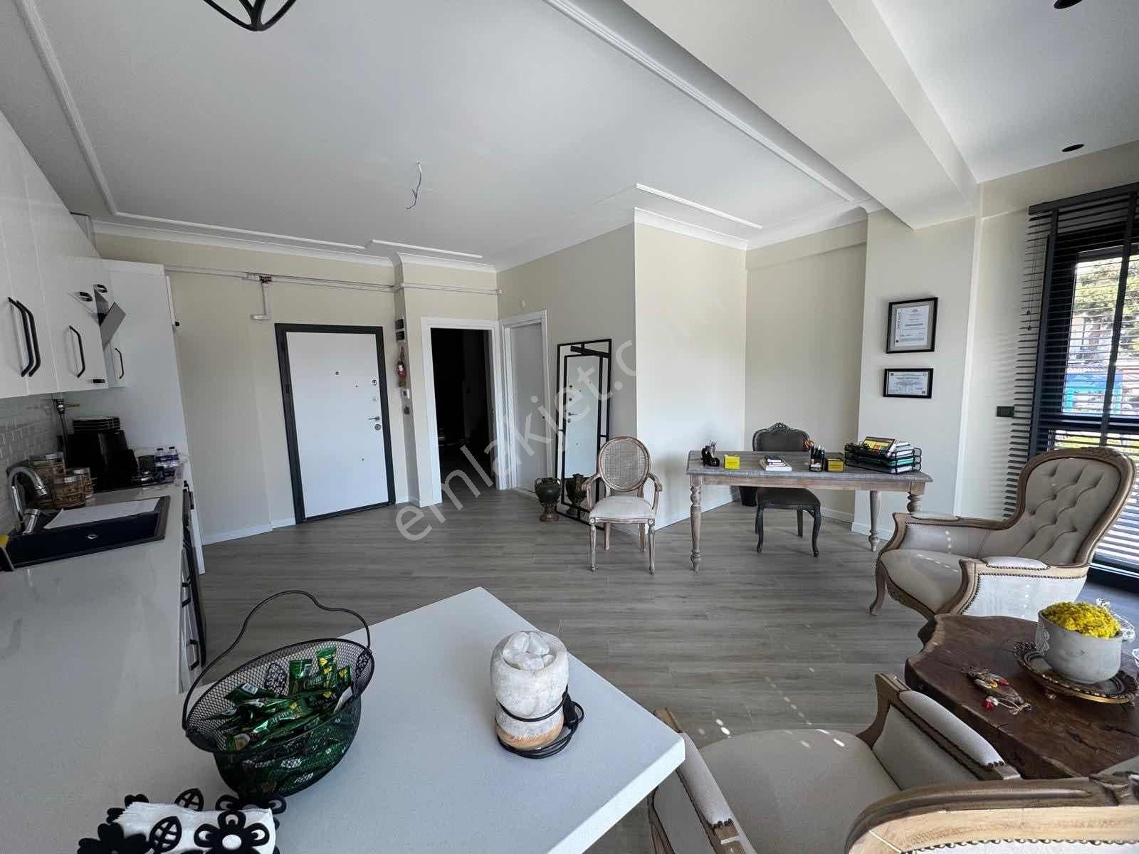 Güzelbahçe Yelkide 1+1 Eşyalı Ofis - Görsel 9