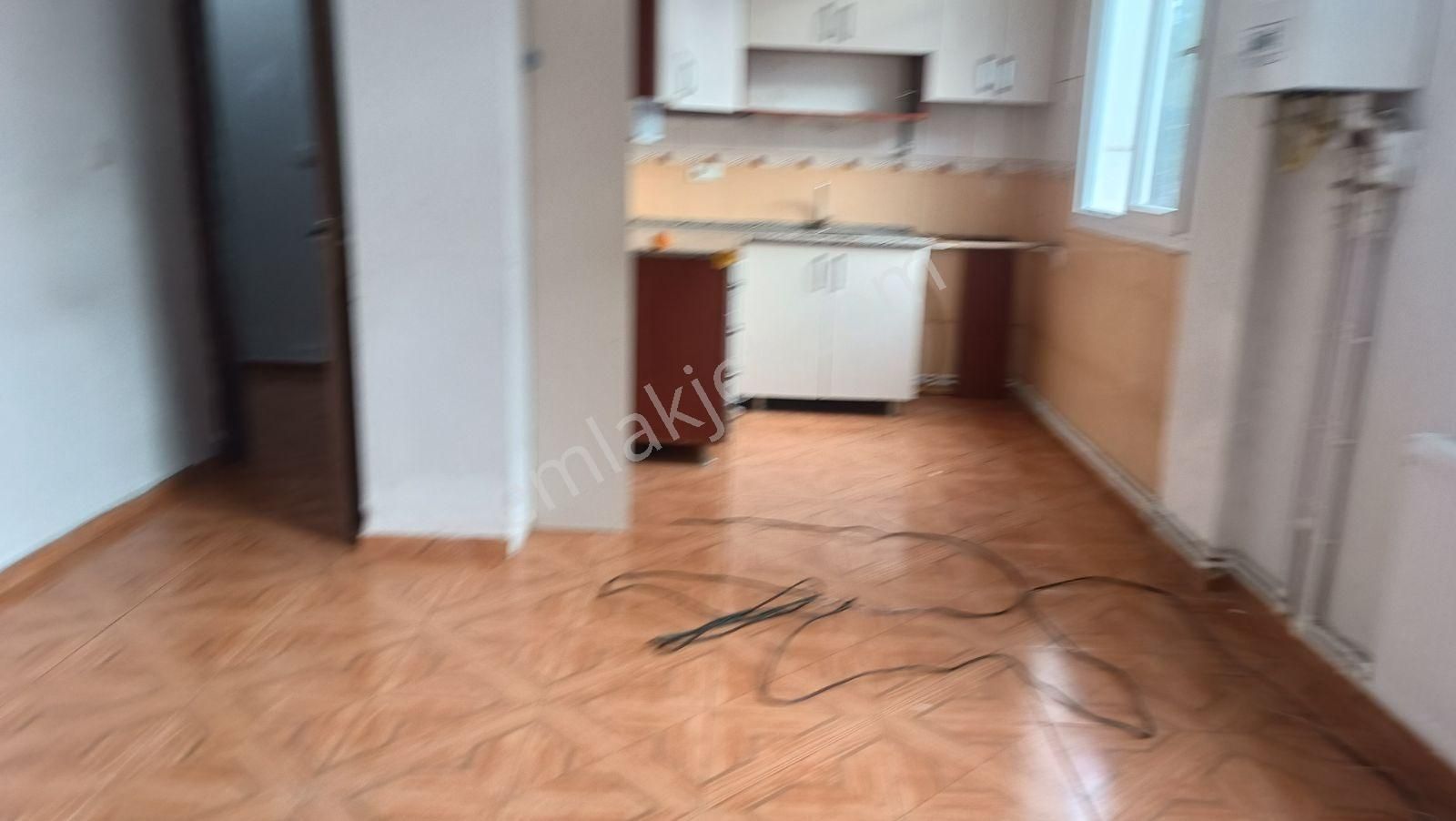 Atatürk Mah İçi Yapılı Bakımlı Temiz 2+1 Daire