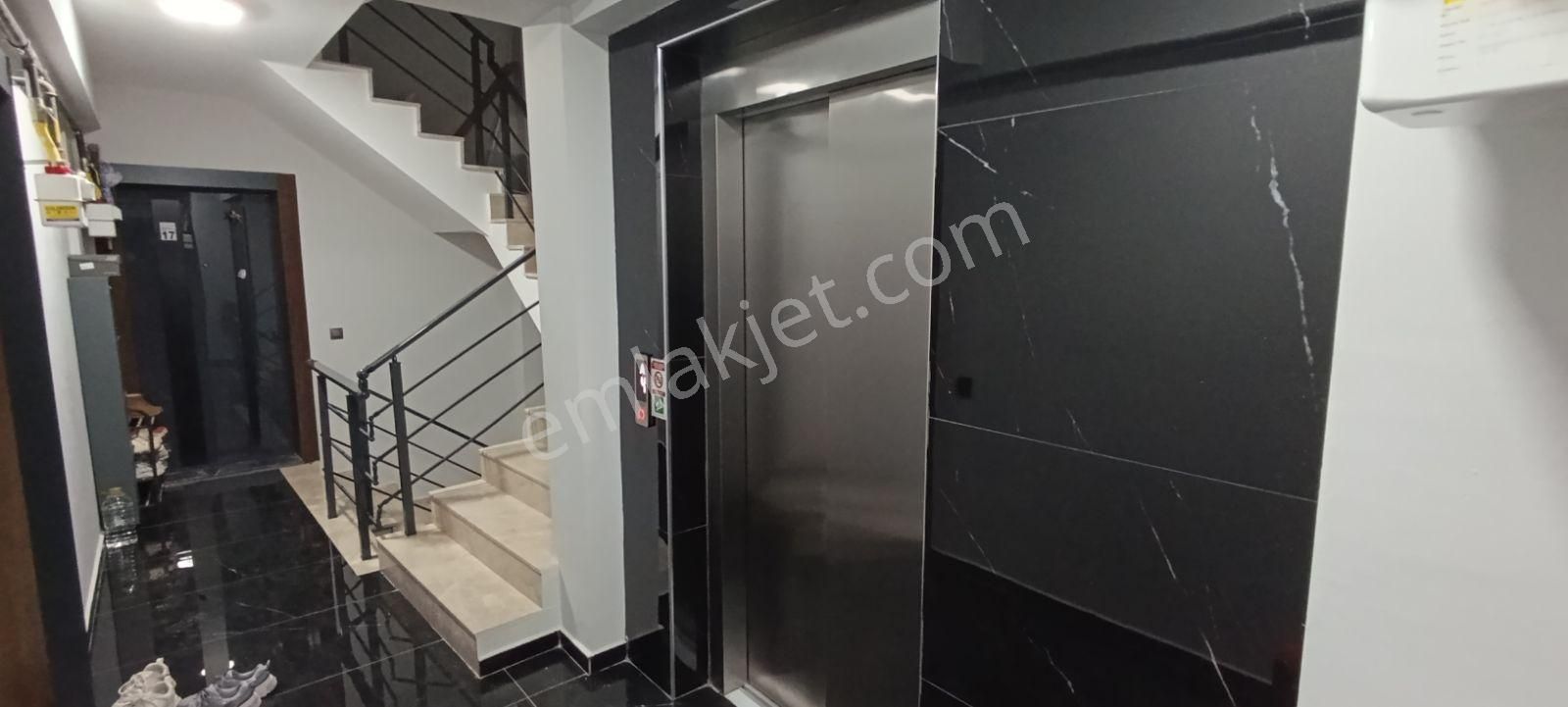 İzmir Bornova Erzenede Lüx Kiralık Eşyalı 1+1 Daire - Görsel 18