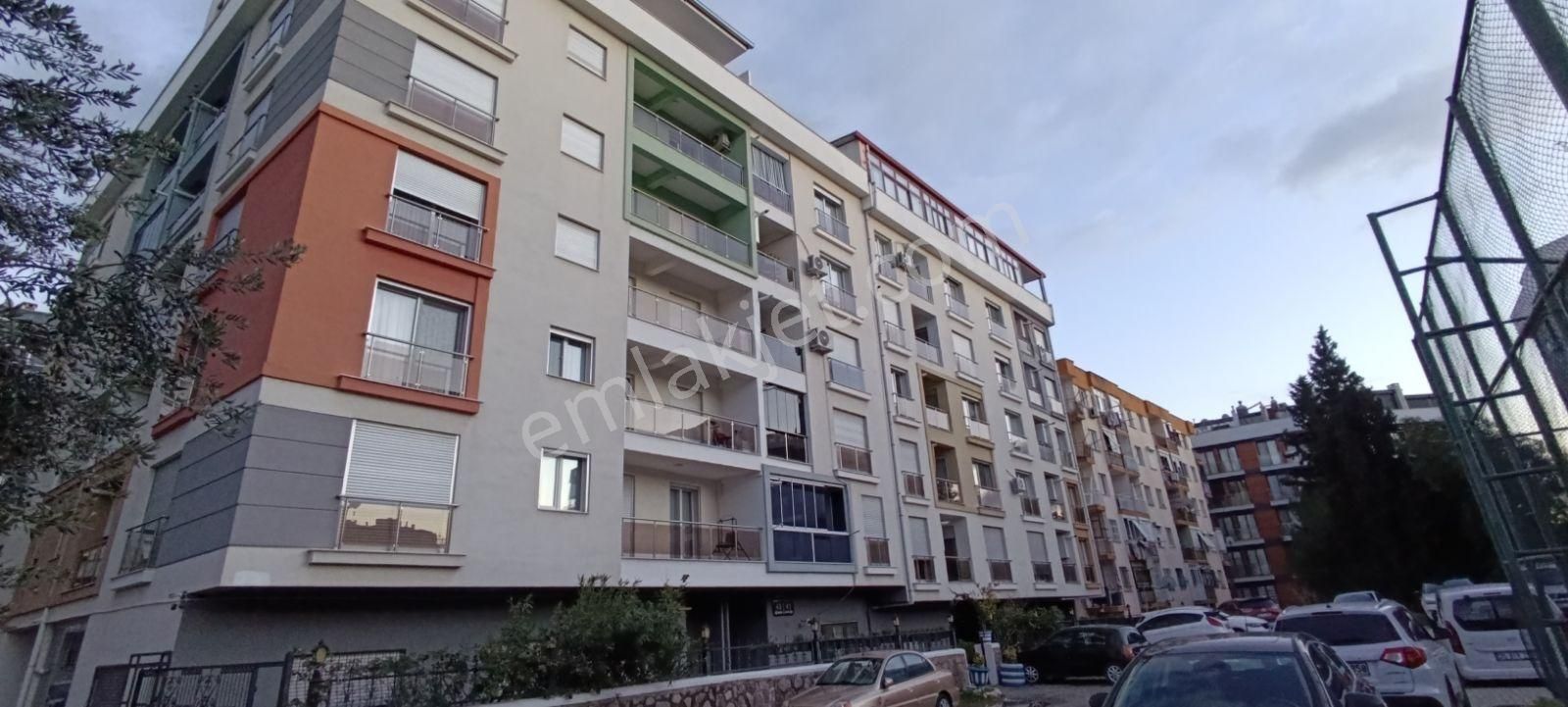 İzmir Bornova Erzenede Zeminde Geniş Kiralık 1+1 Eşyalı Daire - Görsel 20