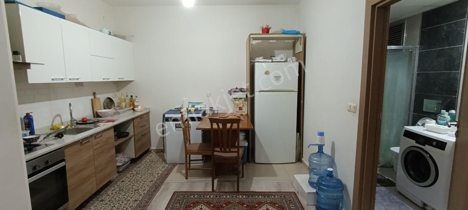 İzmir Bornova Erzenede Zeminde Geniş Kiralık 1+1 Eşyalı Daire - Görsel 8