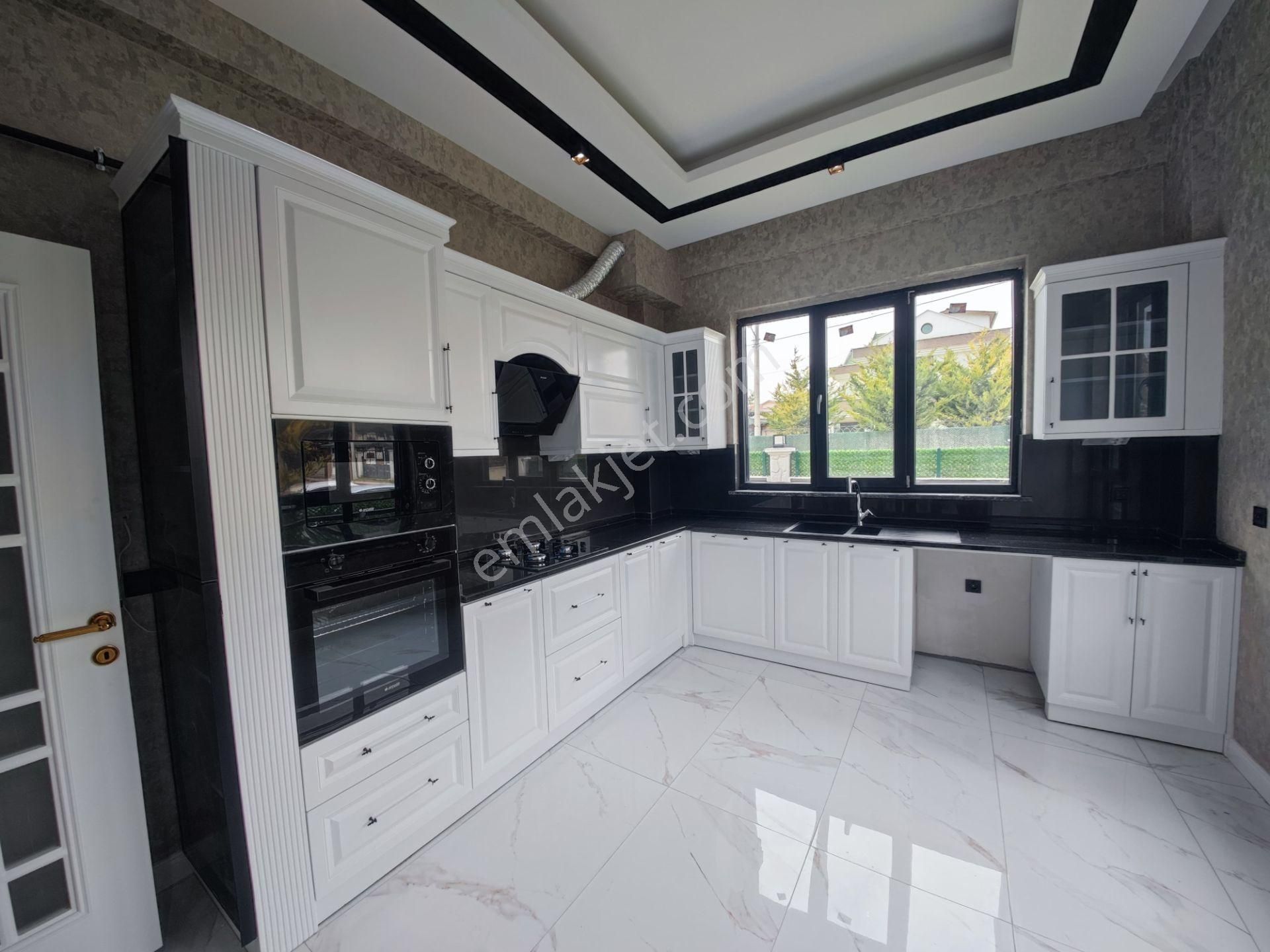 Buhara Mahallesi Satılık Sıfır 6+1 Villa