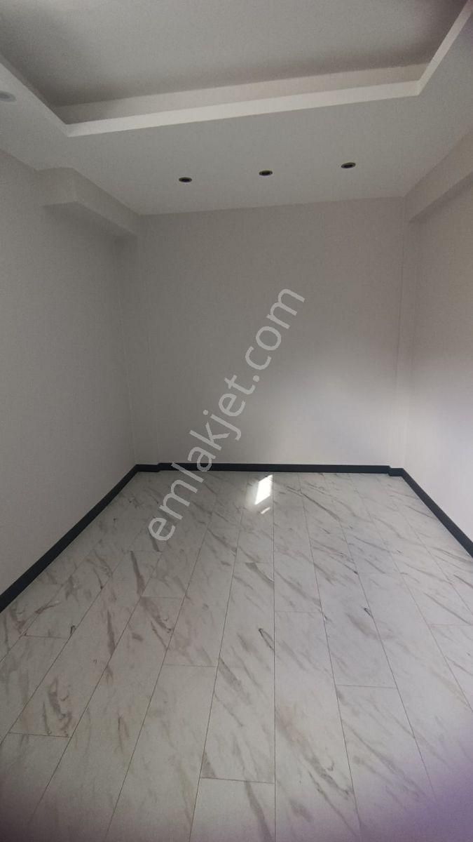 Lüks Yapılı Yatırımlık Sıfır Bina Da Satılık Bahçeli 2+1 Daire - Görsel 3