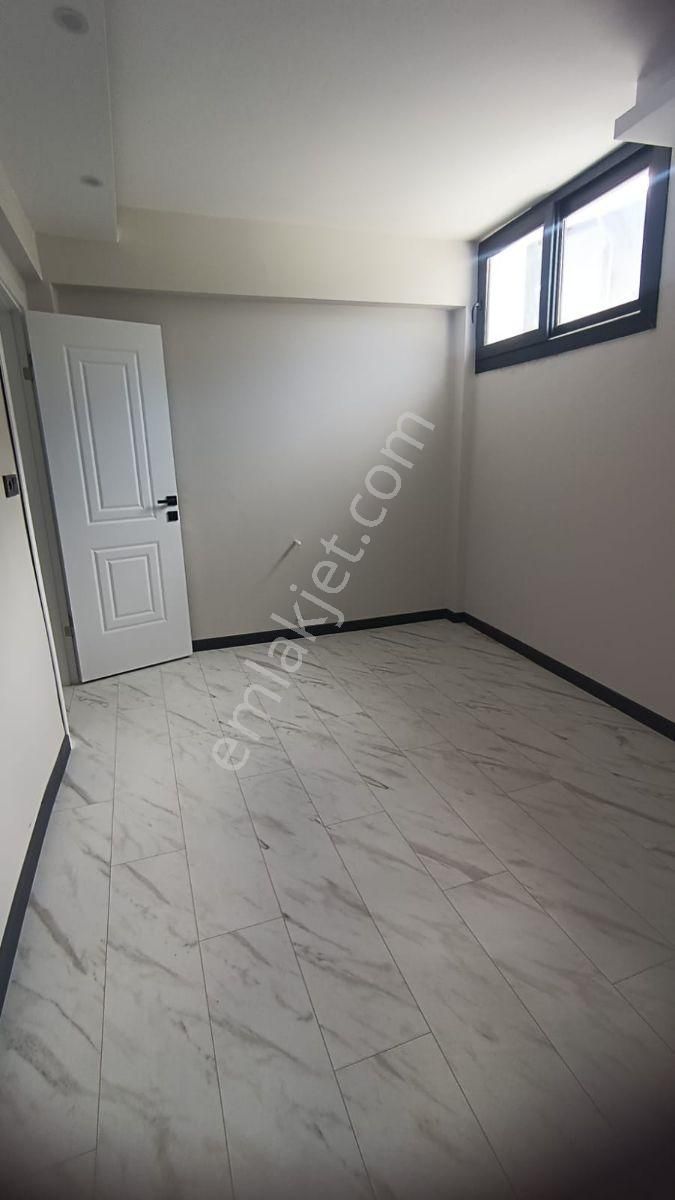 Lüks Yapılı Yatırımlık Sıfır Bina Da Satılık Bahçeli 2+1 Daire - Görsel 4