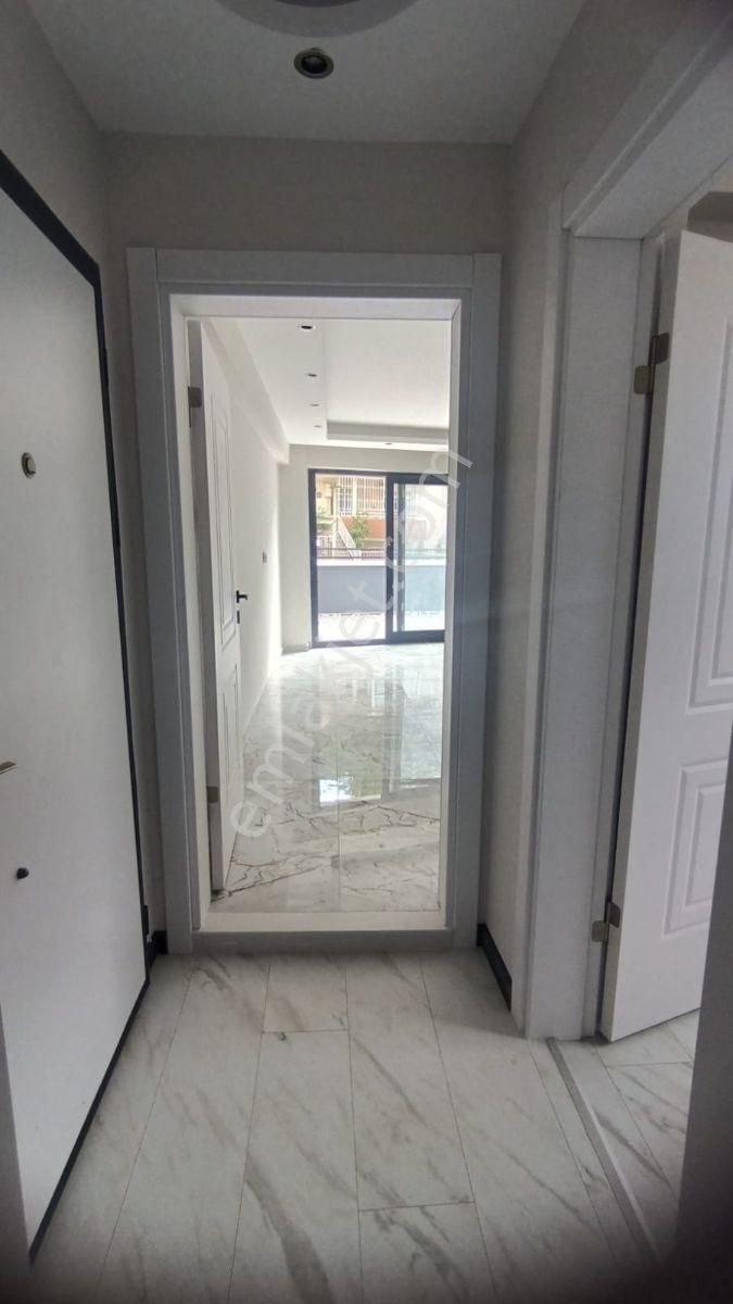 Lüks Yapılı Yatırımlık Sıfır Bina Da Satılık Bahçeli 2+1 Daire - Görsel 9