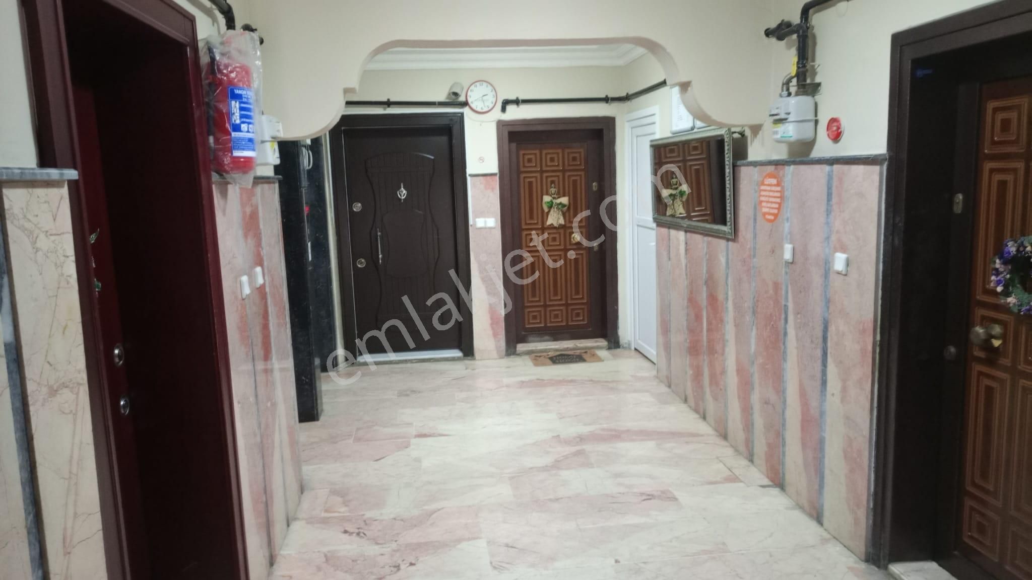 Beylikdüzü Metrobüse 8 Dk Yürüme Mesafesinde Full Tadilatlı Satılık 3+1 Daire - Görsel 26