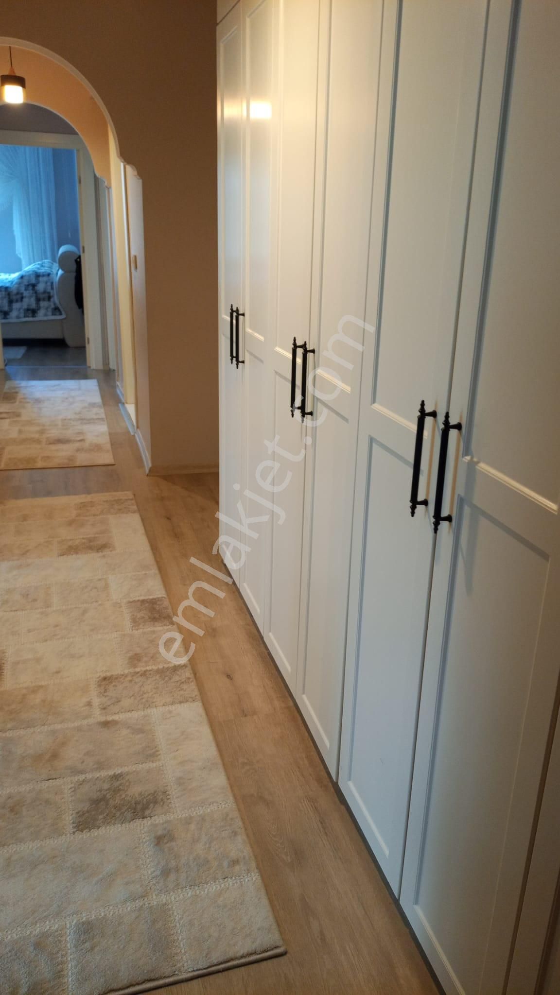 Beylikdüzü Metrobüse 8 Dk Yürüme Mesafesinde Full Tadilatlı Satılık 3+1 Daire - Görsel 5