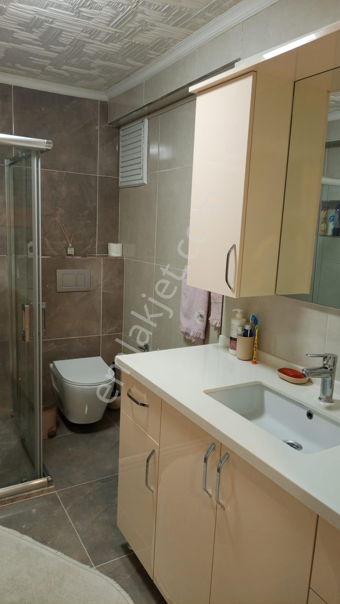 Beylikdüzü Metrobüse 8 Dk Yürüme Mesafesinde Full Tadilatlı Satılık 3+1 Daire - Görsel 20