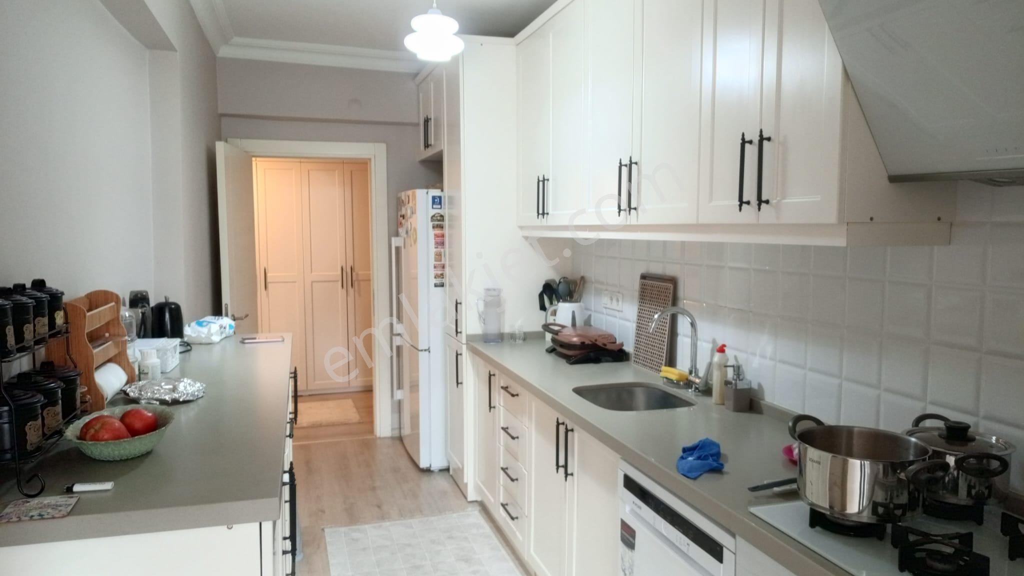 Beylikdüzü Metrobüse 8 Dk Yürüme Mesafesinde Full Tadilatlı Satılık 3+1 Daire - Görsel 7