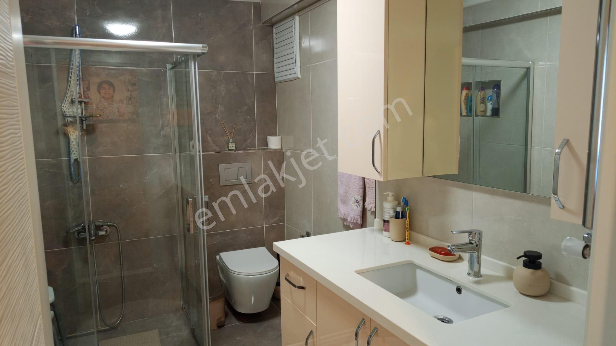 Beylikdüzü Metrobüse 8 Dk Yürüme Mesafesinde Full Tadilatlı Satılık 3+1 Daire - Görsel 14