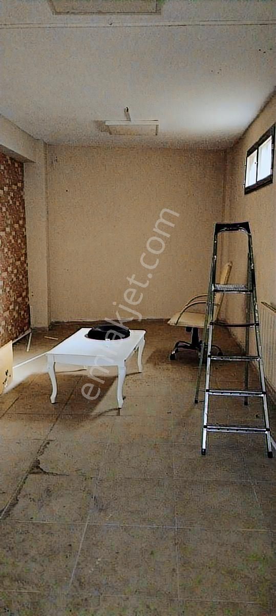 Merkezi Lokasyonda Geniş Alt Batarkatlı Kiralık Dükkan - Görsel 17