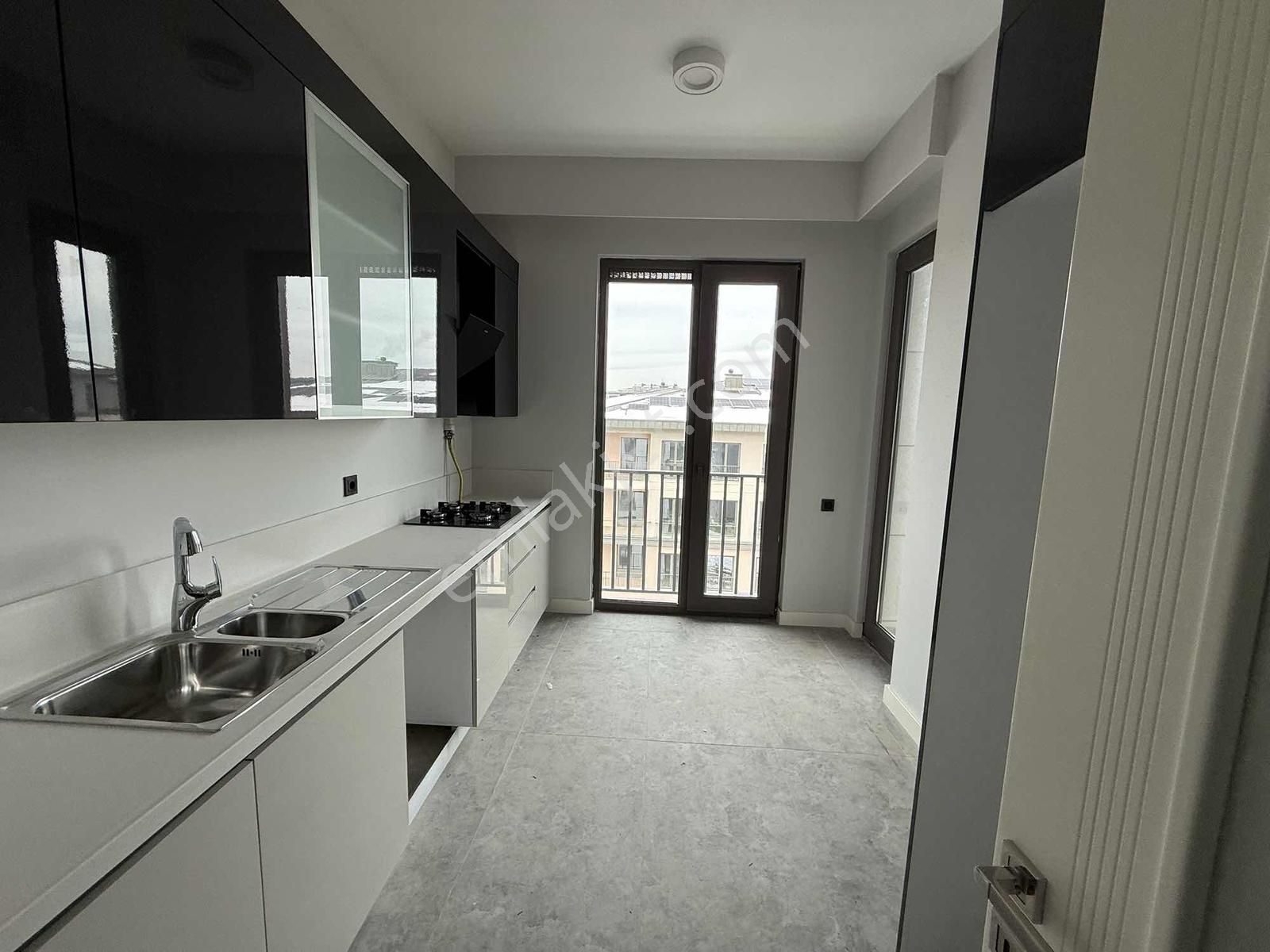 Emlak Konut Çınarköy / 2+1 Kapalı Mutfak / En Üst Kat / Kiralık - Görsel 19