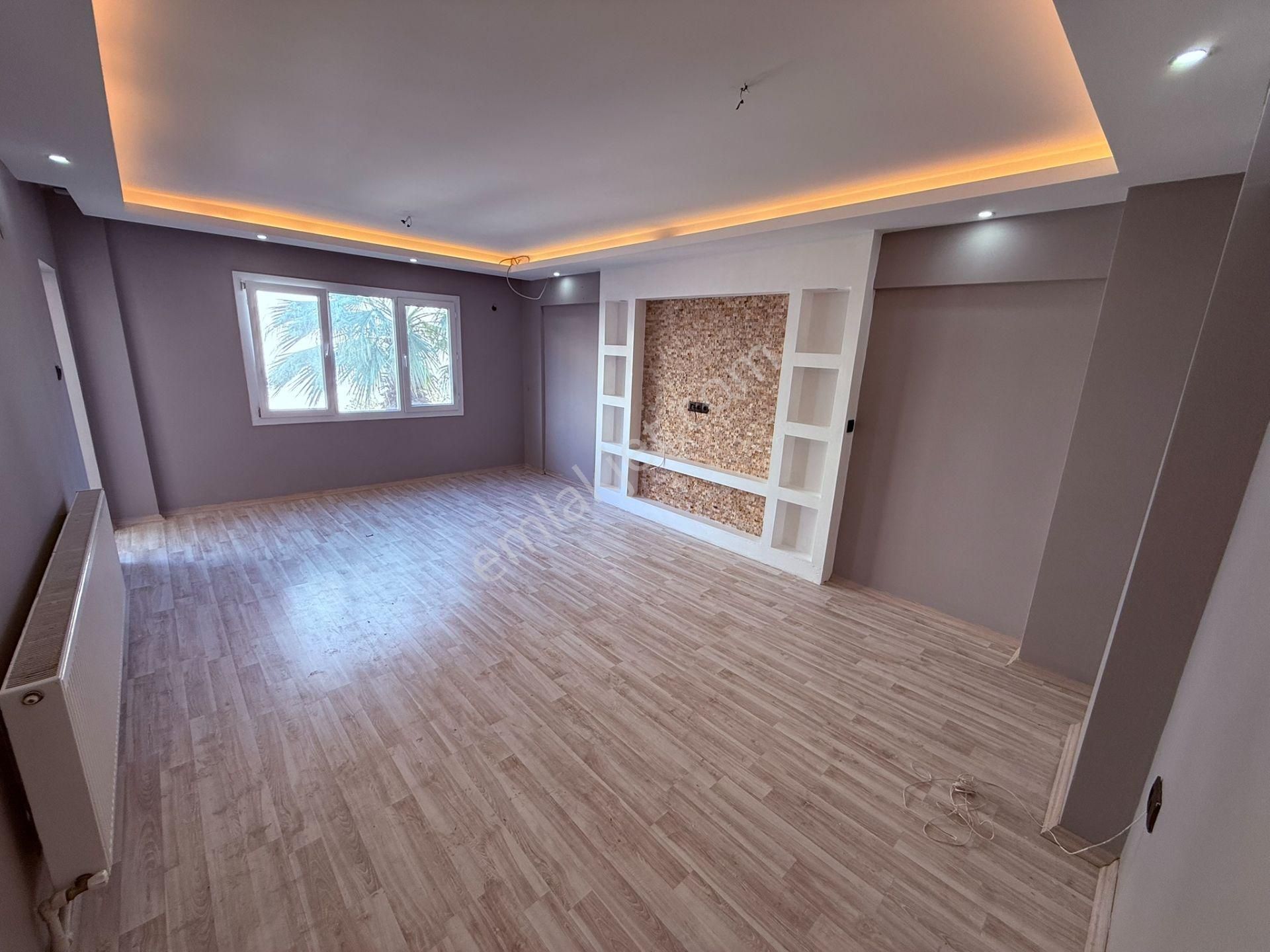 Kuşadasında Satılık 3+1 Yüksek Giriş Bakımlı Daire