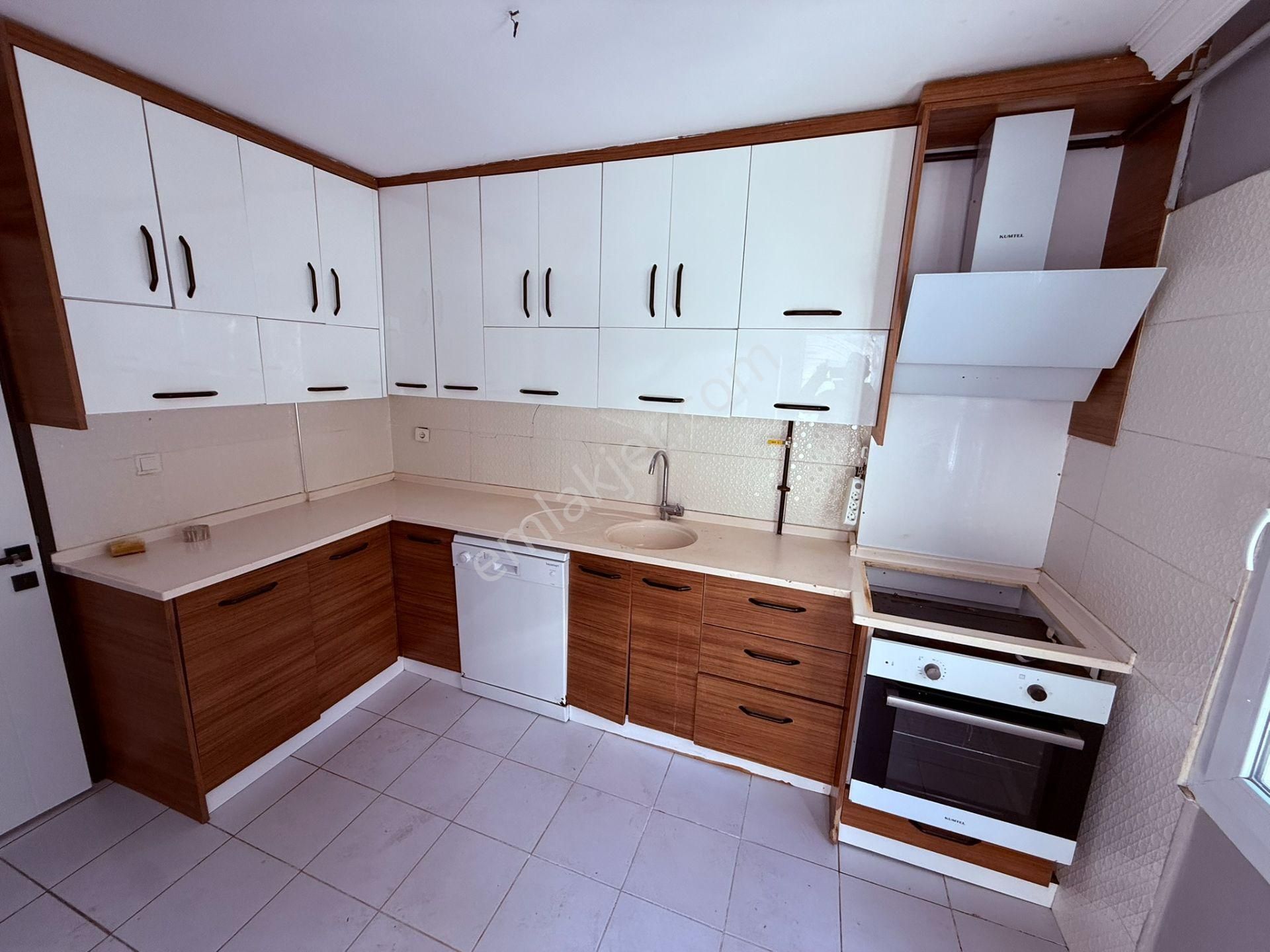 Kuşadasında Satılık 3+1 Yüksek Giriş Bakımlı Daire - Görsel 8