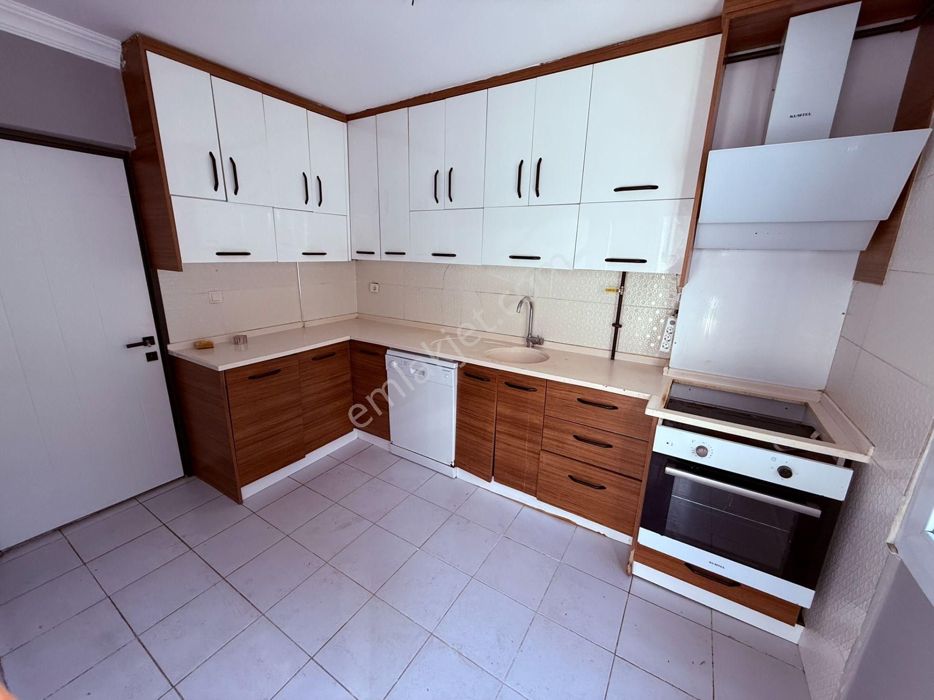 Kuşadasında Satılık 3+1 Yüksek Giriş Bakımlı Daire - Görsel 7