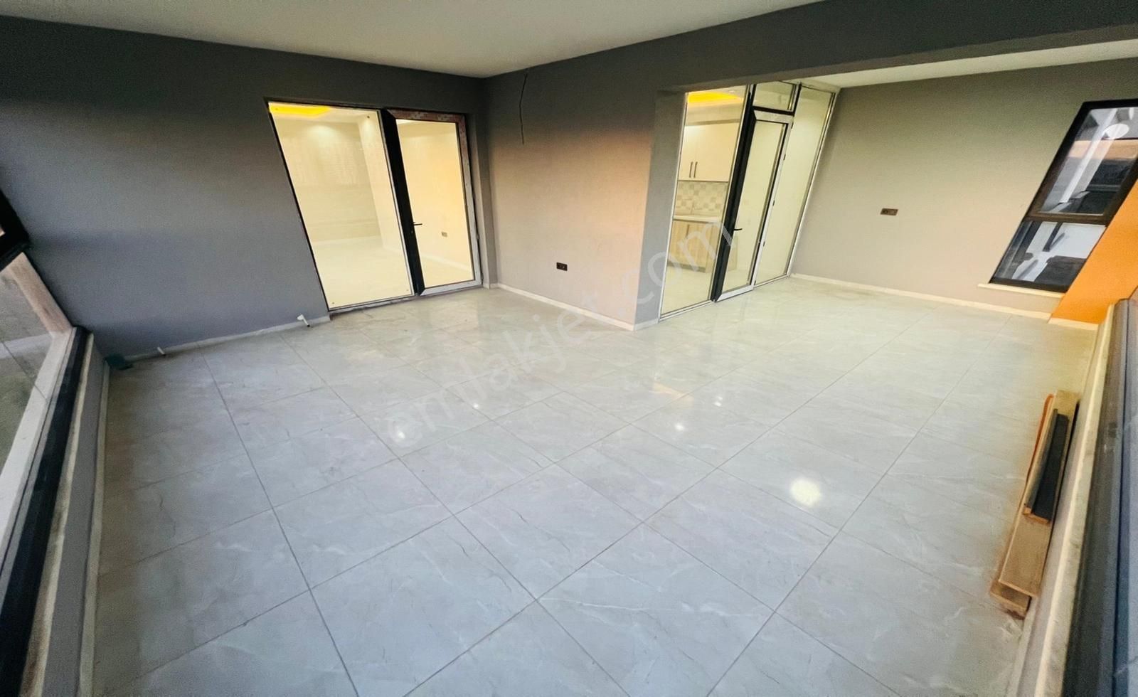 Çok Acil'den Site İçerisi'nde Yüksek Katta 4+1 Full Yapılı ! - Görsel 24
