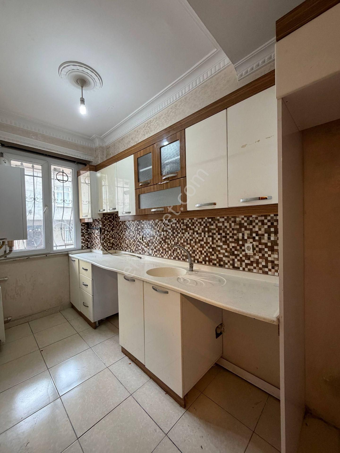 Esenyurt Üçevler Mahallesi 1+1 Kiralık Daire Yüksek Giriş Kapalı Mutfak Meydana Yürüme Mesafesinde - Görsel 5